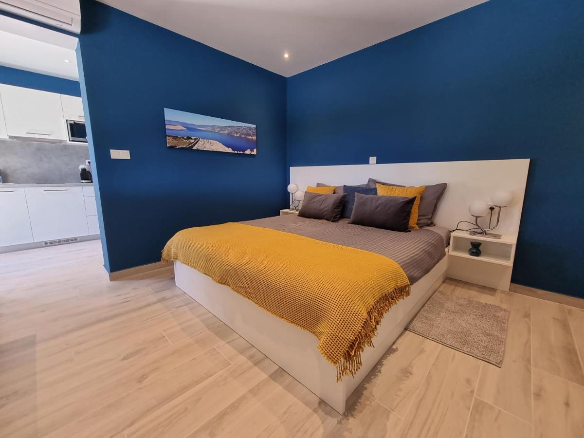 Apartments Suha Punta - Villa Babalonija Kampor ภายนอก รูปภาพ