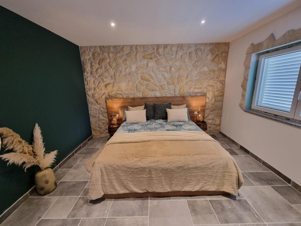 Apartments Suha Punta - Villa Babalonija Kampor ภายนอก รูปภาพ