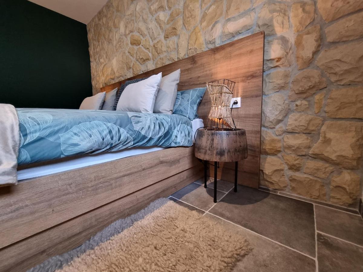 Apartments Suha Punta - Villa Babalonija Kampor ภายนอก รูปภาพ