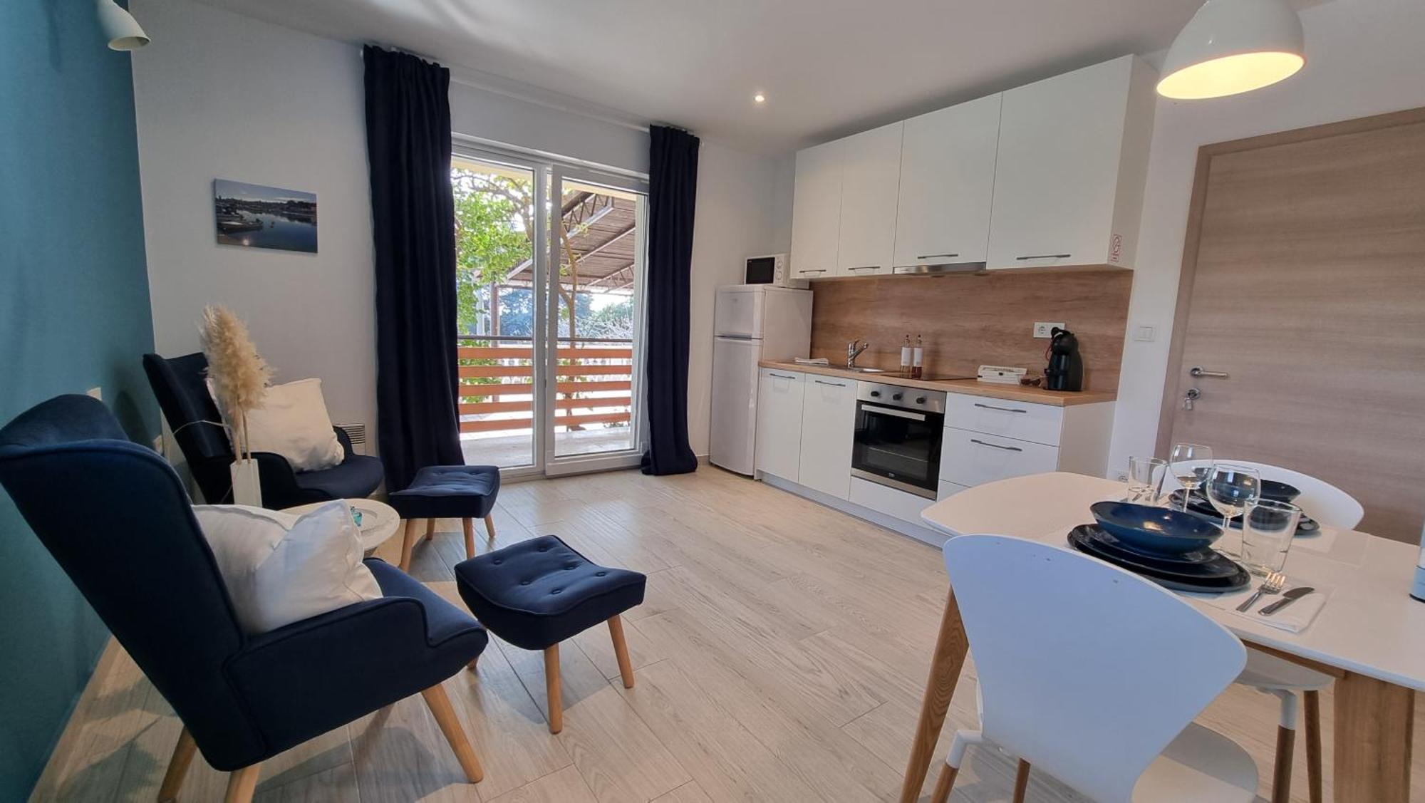 Apartments Suha Punta - Villa Babalonija Kampor ภายนอก รูปภาพ
